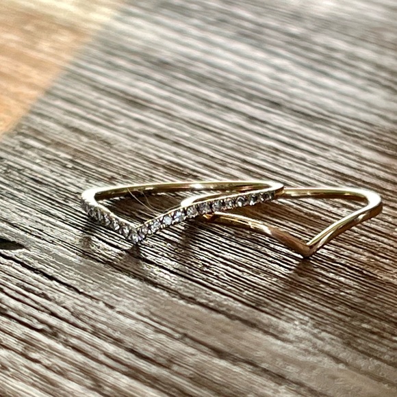 ‼️SOLD‼️Mejuri wishbone stacker rings set - Picture 2 of 5